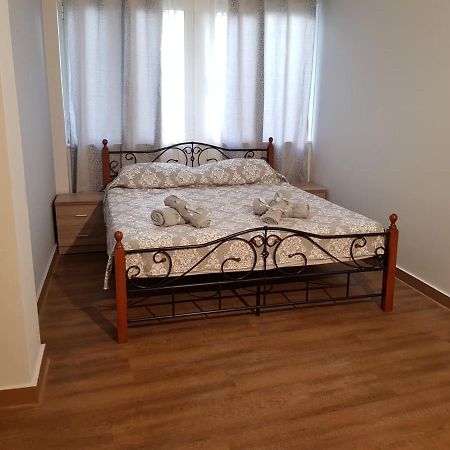 Lux & Cool Apartments Miaoyli アテネ エクステリア 写真